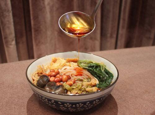 Liuzhou River Snails Rice Noodles 螺蛳粉